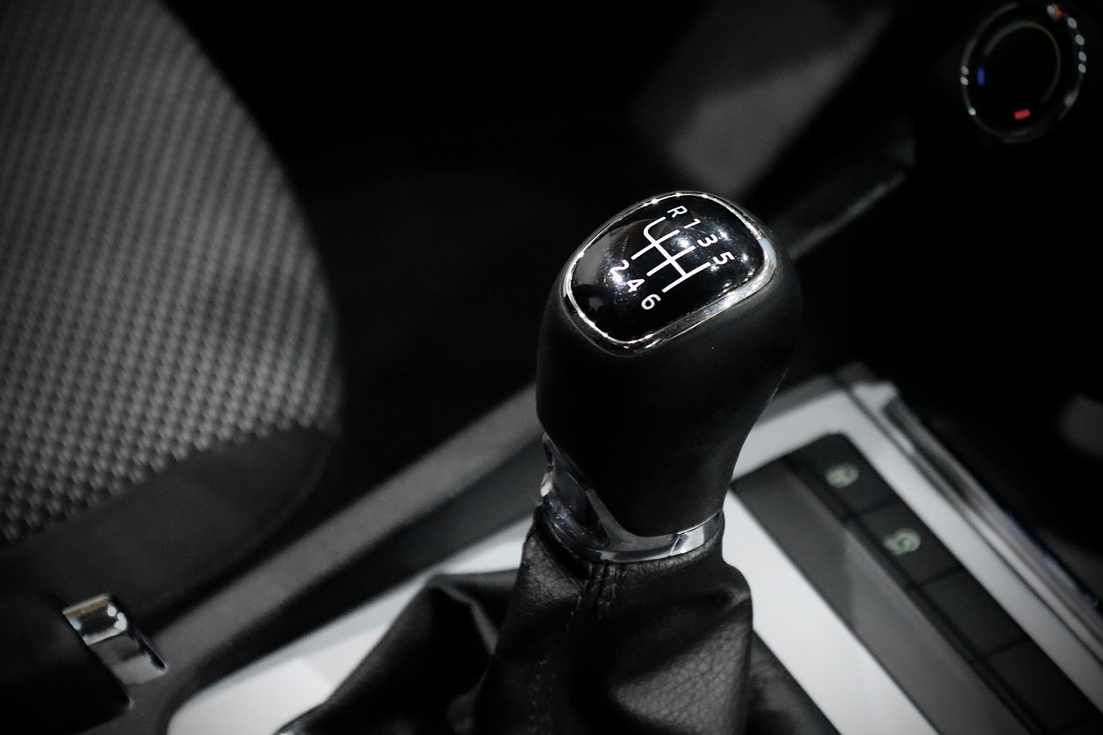 6 stupňový manuál